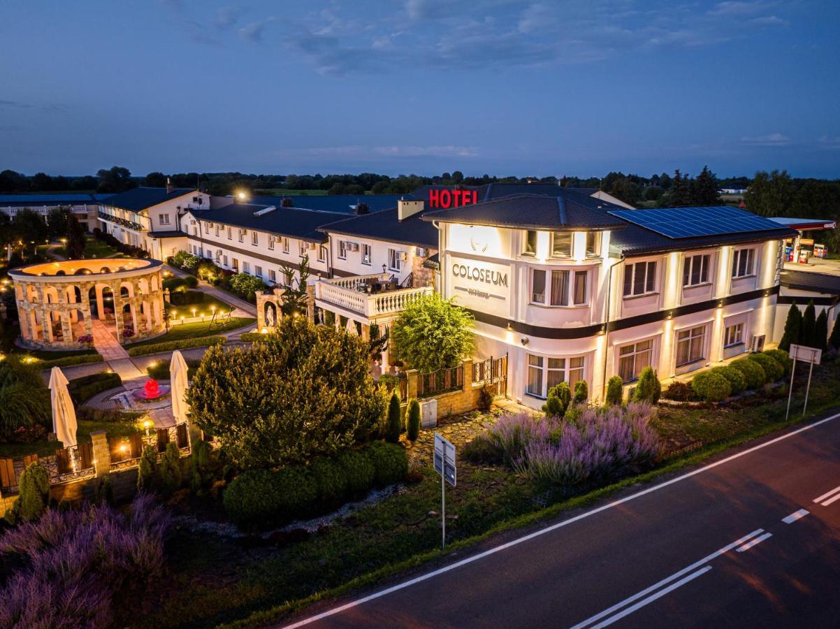 Hotel Coloseum Jarosław Dış mekan fotoğraf