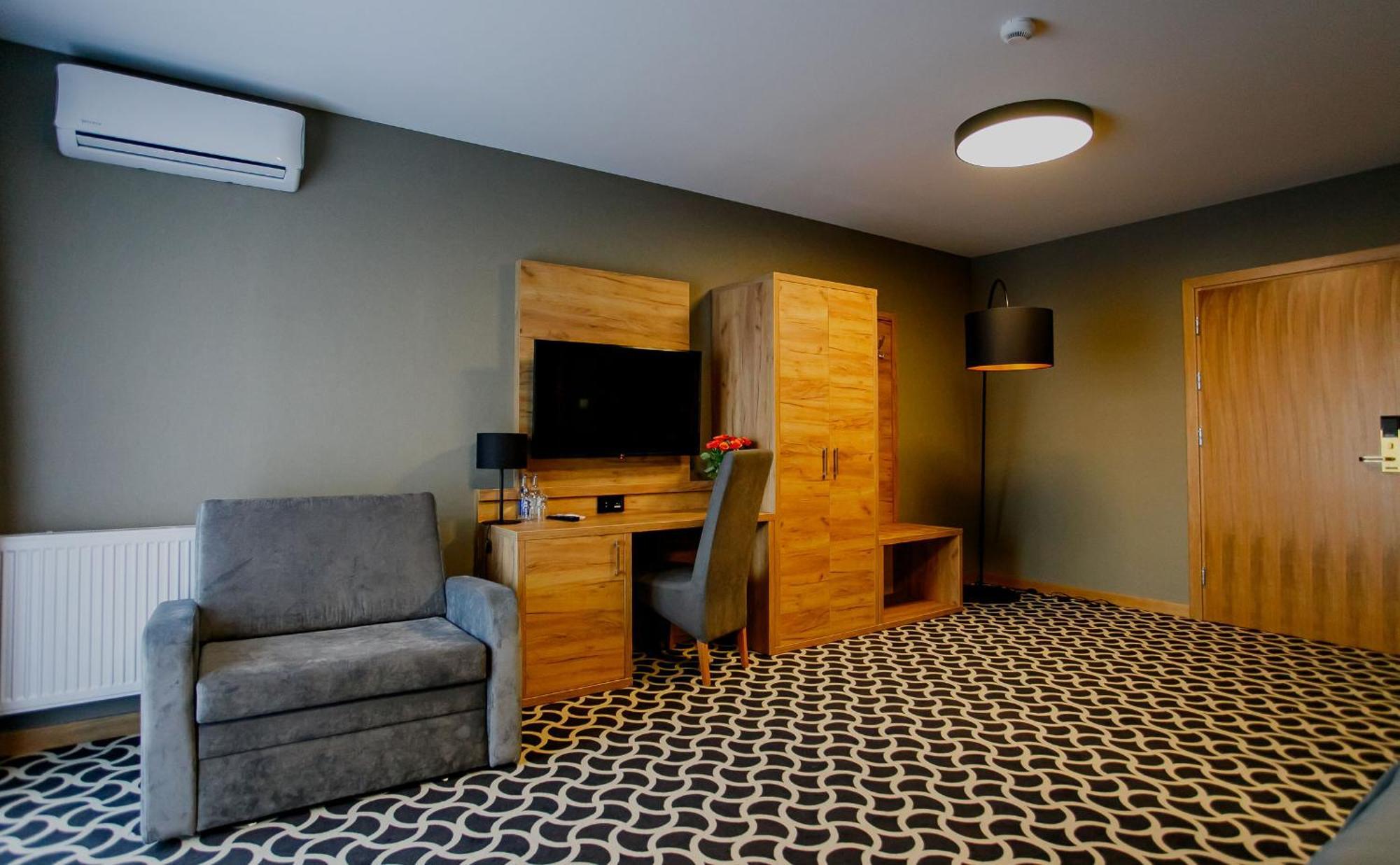 Hotel Coloseum Jarosław Dış mekan fotoğraf