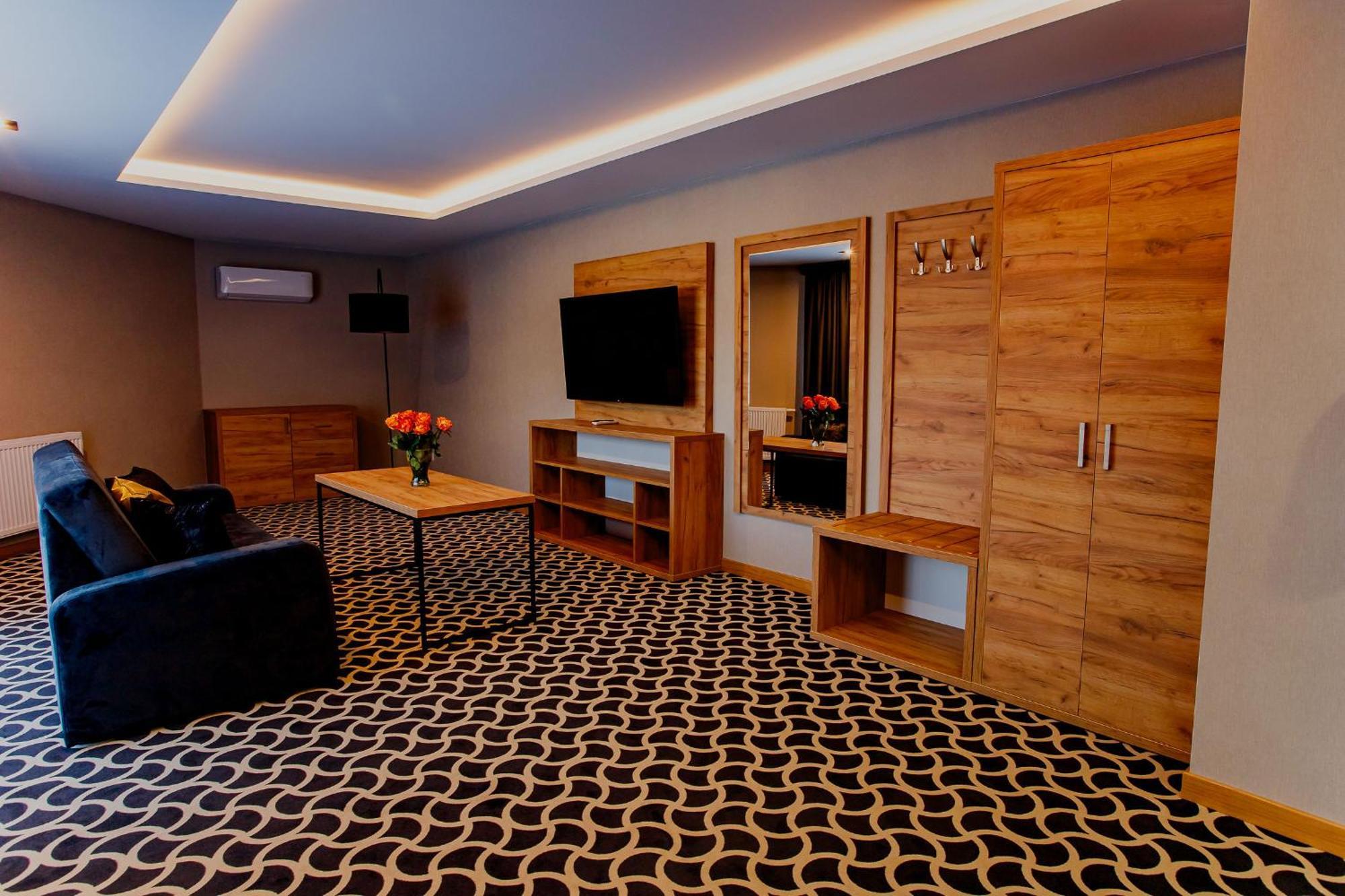 Hotel Coloseum Jarosław Dış mekan fotoğraf