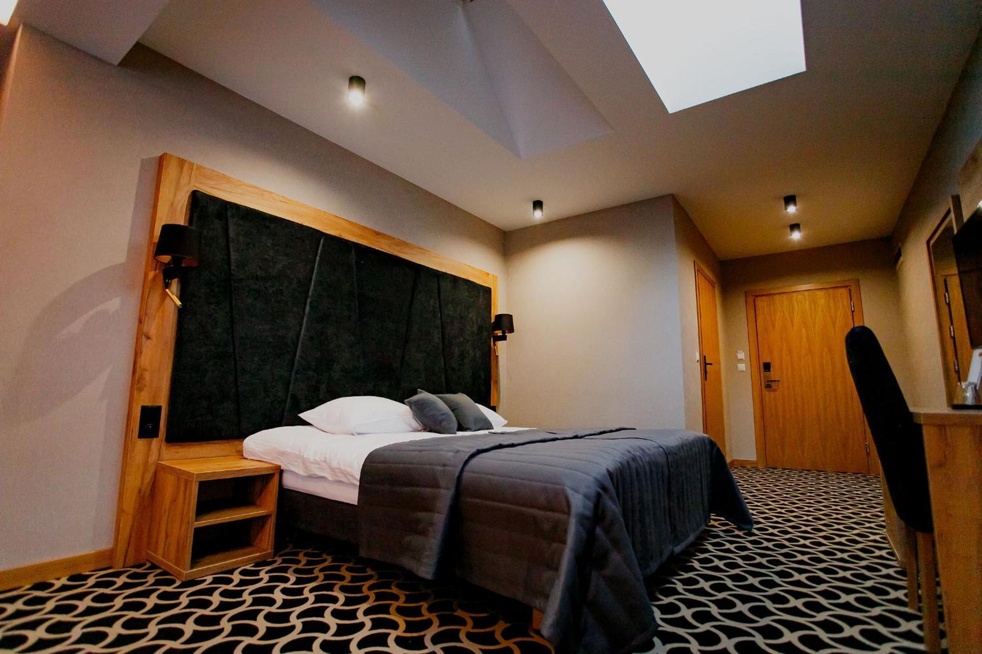 Hotel Coloseum Jarosław Dış mekan fotoğraf