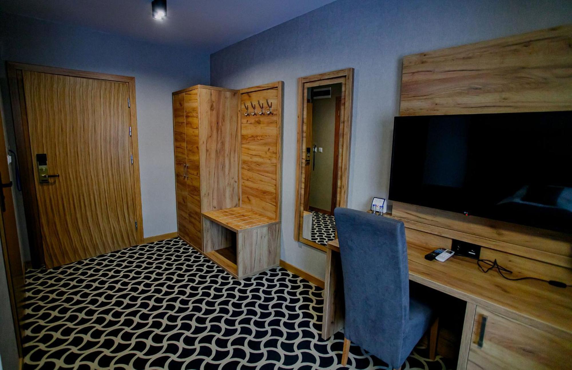 Hotel Coloseum Jarosław Dış mekan fotoğraf