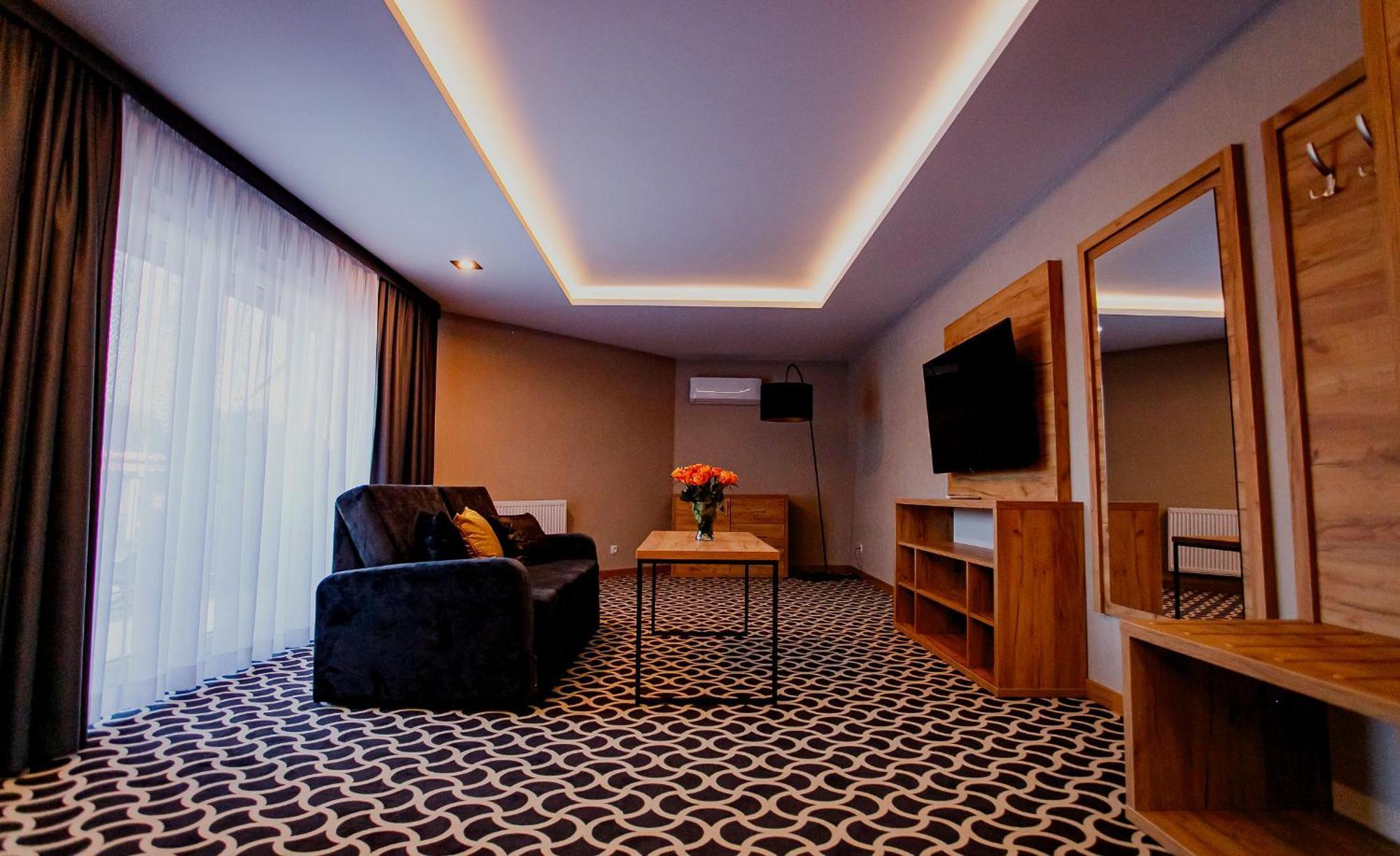 Hotel Coloseum Jarosław Dış mekan fotoğraf
