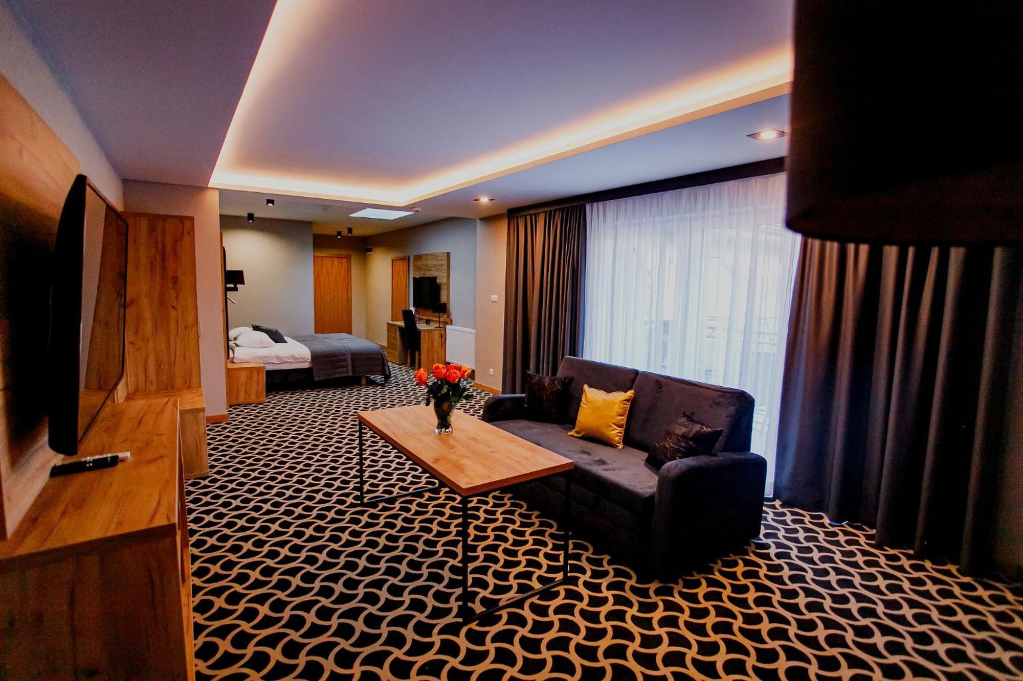 Hotel Coloseum Jarosław Dış mekan fotoğraf