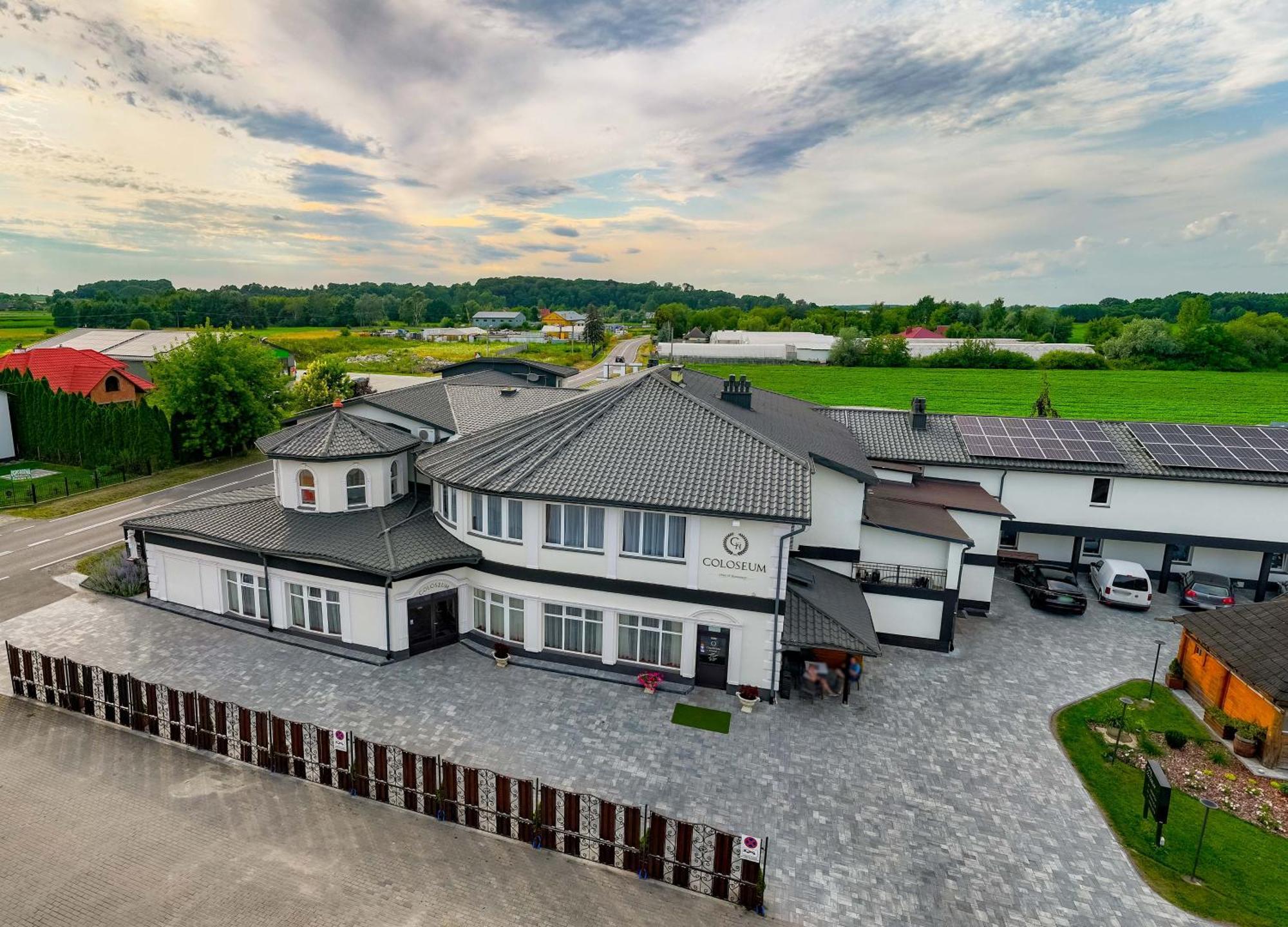 Hotel Coloseum Jarosław Dış mekan fotoğraf