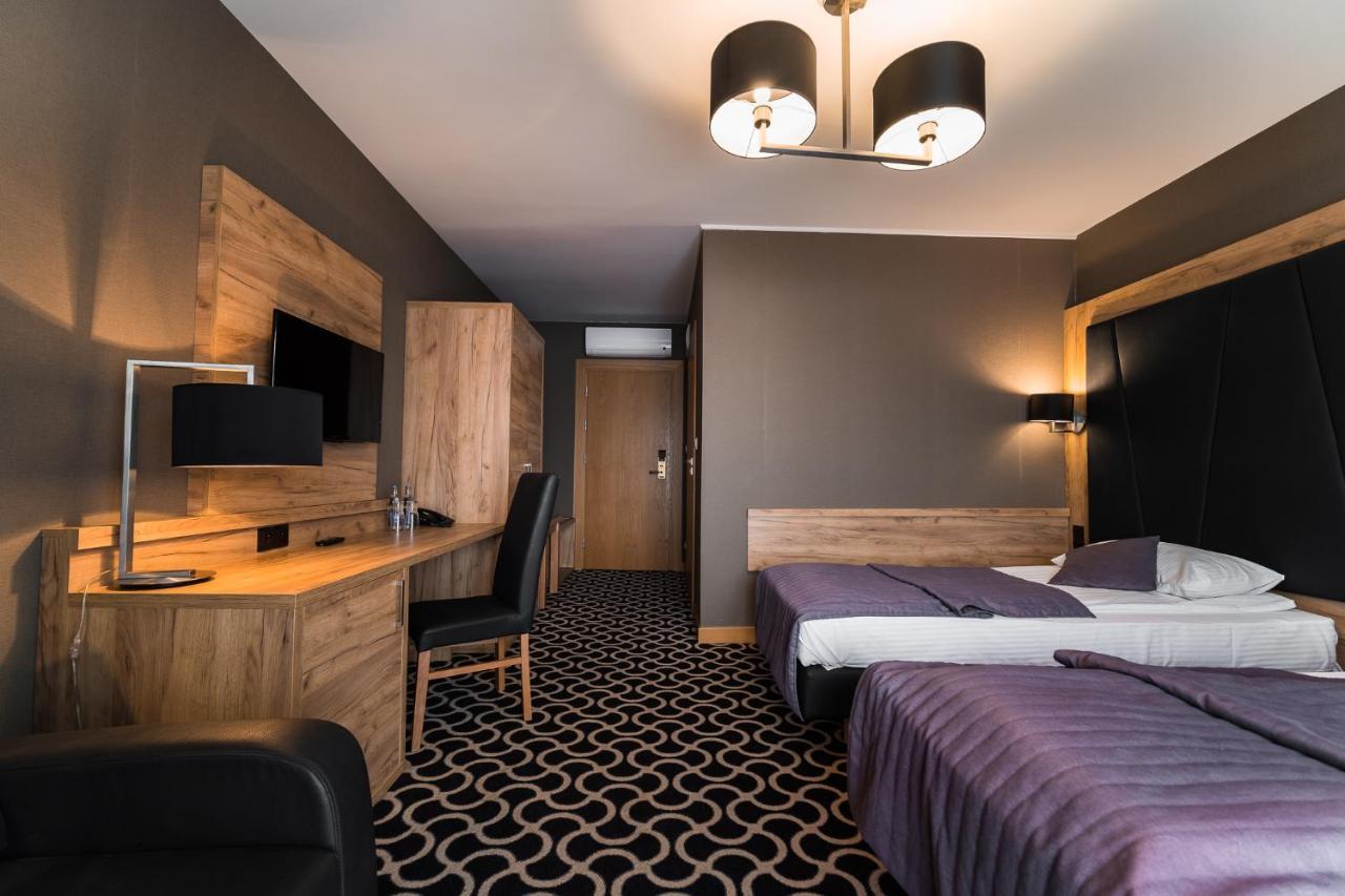 Hotel Coloseum Jarosław Dış mekan fotoğraf