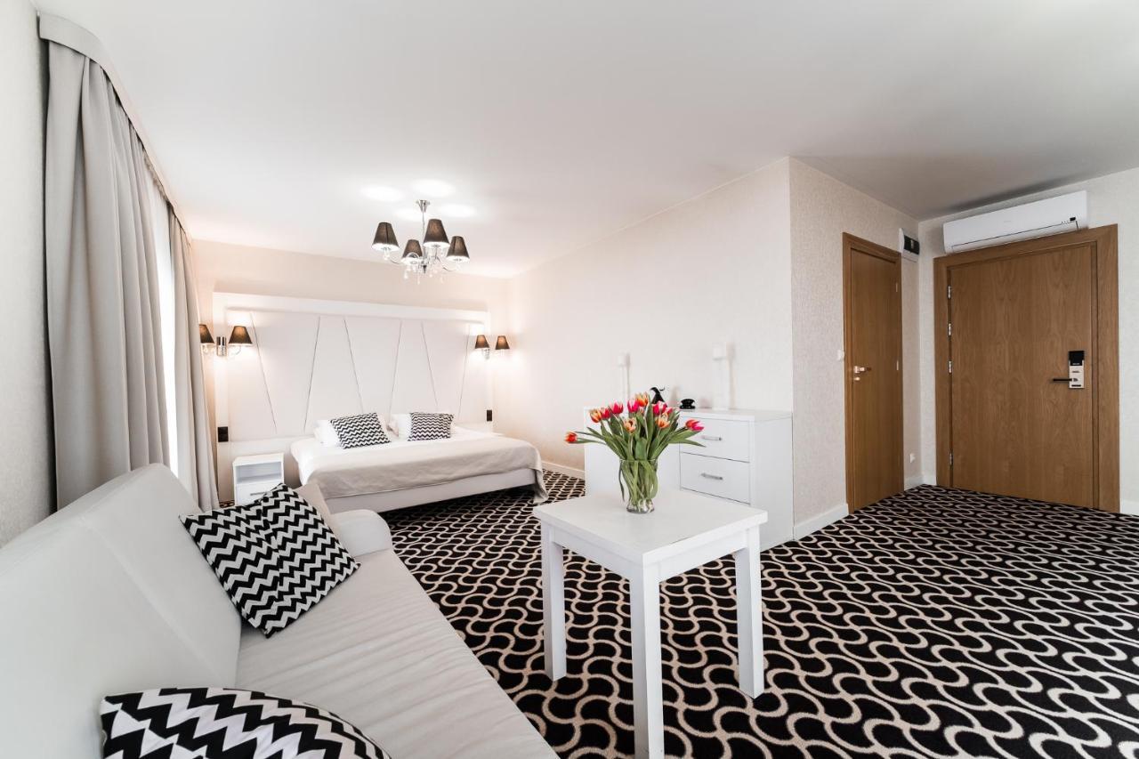 Hotel Coloseum Jarosław Dış mekan fotoğraf