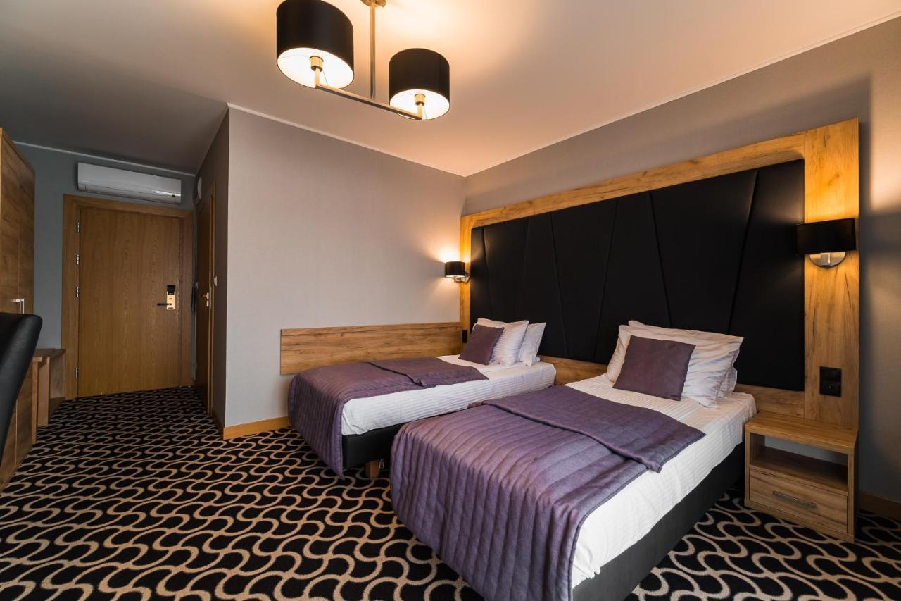 Hotel Coloseum Jarosław Dış mekan fotoğraf
